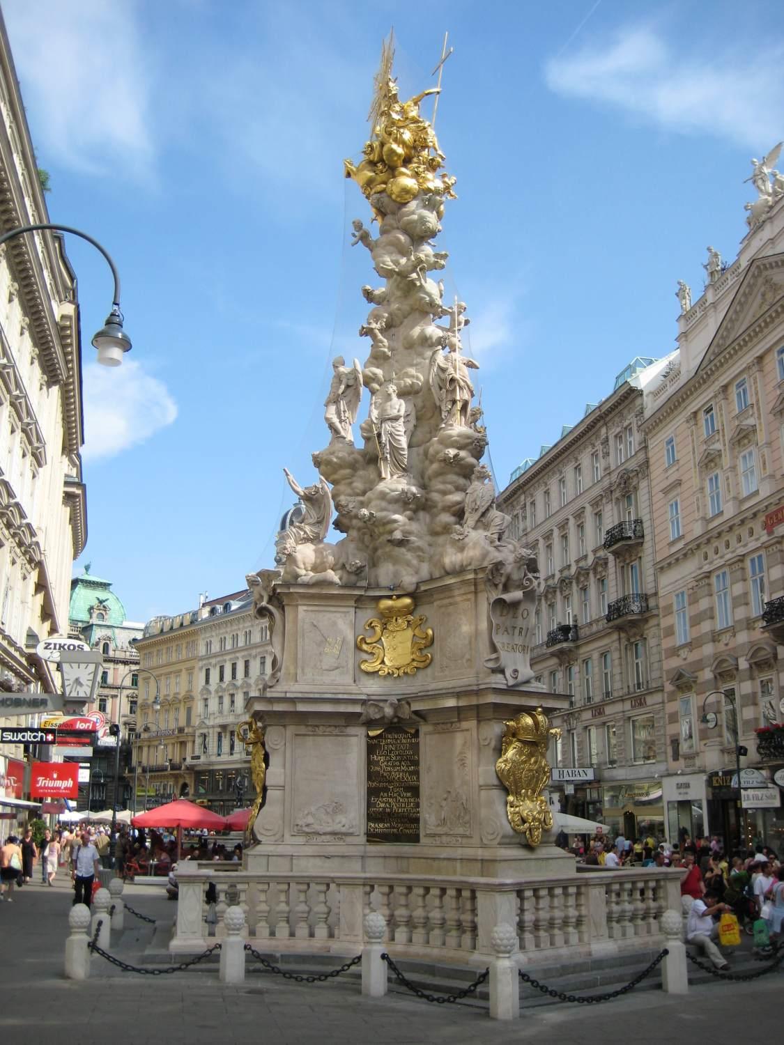 Colonna della Peste sul Graben, con nuvole, angeli e figure allegoriche